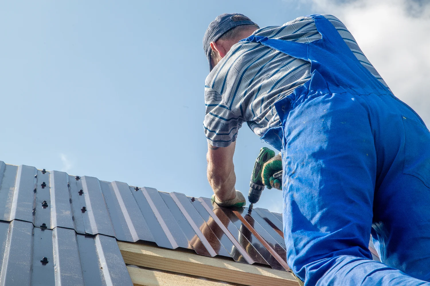 Metal-Roof-Installation When Is the Ideal Season for Roof Repair in Toledo, OH